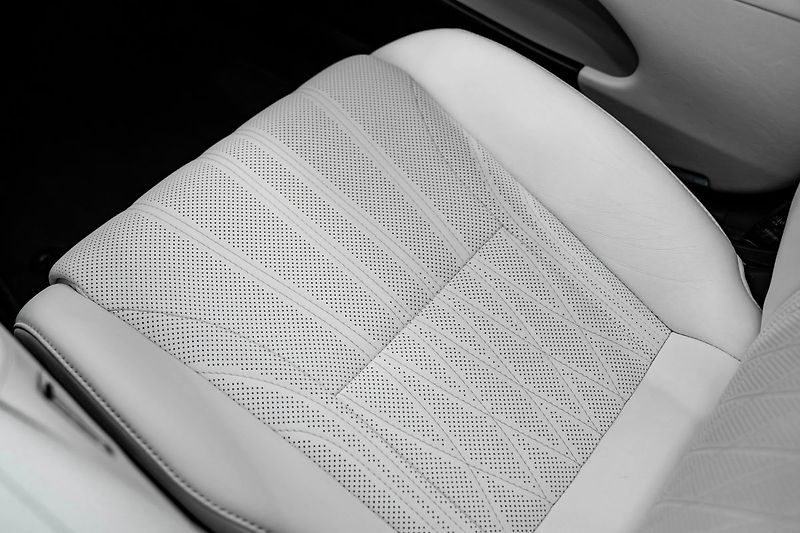 Lexus LS 500 H - fotka 18 z 30