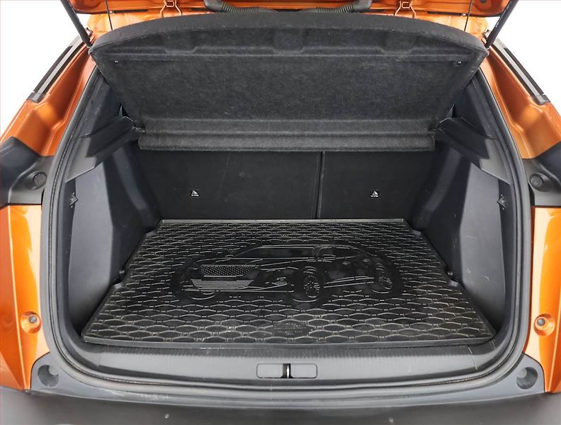 Peugeot 2008 (2020) 1.5 BlueHDi, Automat, ČR,1.maj - fotka 17 z 18