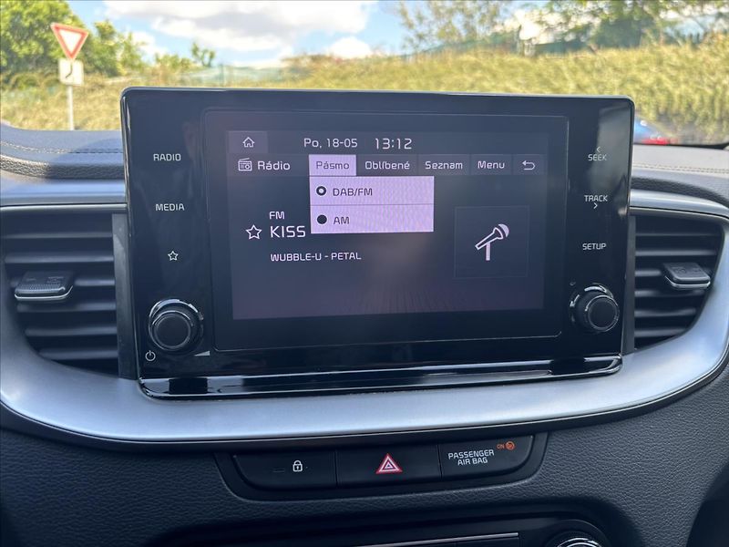 Kia Ceed 1,5 TGDi AT Spin ZÁRUKA KAMERA - fotka 18 z 40