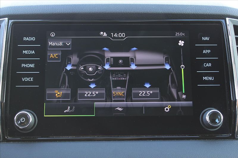 Škoda Karoq 2.0 TDI 110kW DPH ČR - fotka 22 z 27