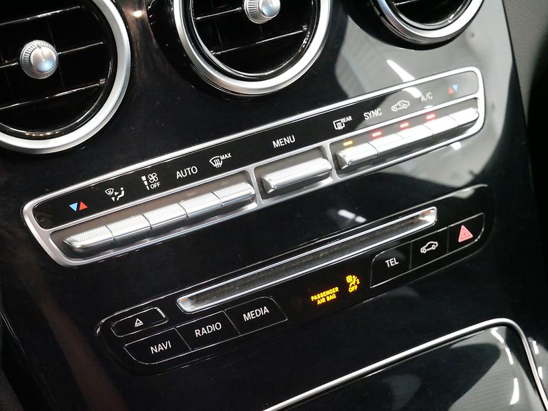 Mercedes-Benz Třídy C - fotka 25 z 29