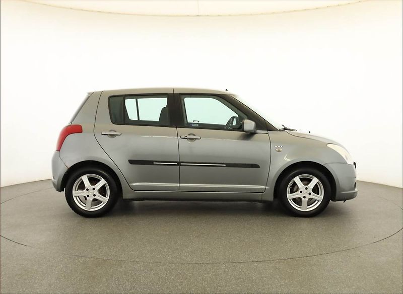 Suzuki Swift (2005) 1.5, nová STK, Klima - fotka 6 z 15