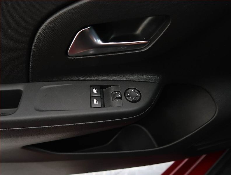 Opel Corsa (2023) 50 kWh, SoH 95%, Automat - fotka 19 z 20