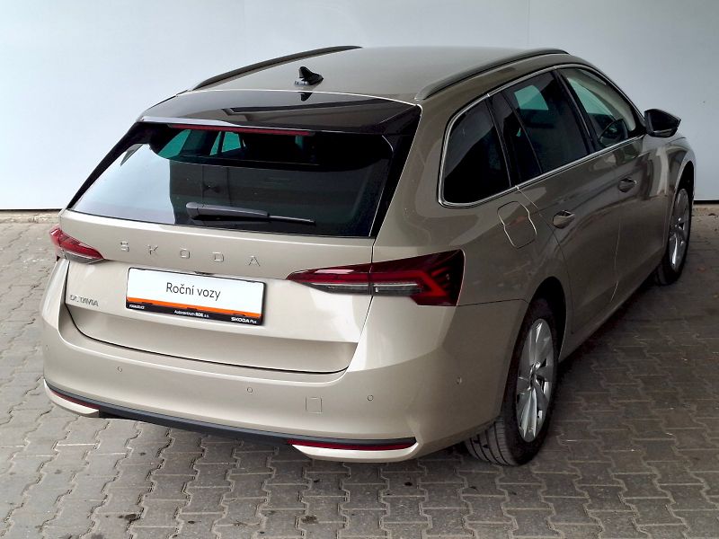 Škoda Octavia (2025) COMBI TOP SELECTION 2,0 TDI 11 - fotka 2 z 50