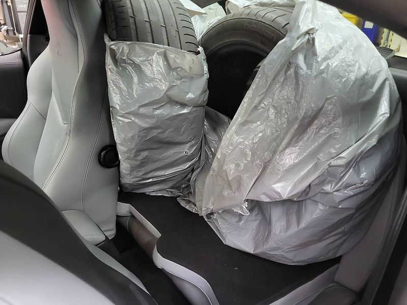 Peugeot RCZ (2010) 1.6 16V THP / 115 kW M6 - fotka 21 z 22