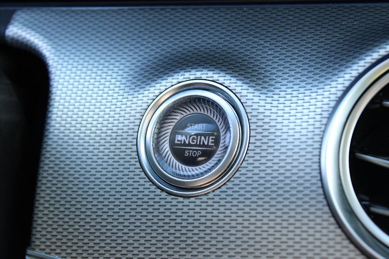 Mercedes-Benz Třídy E 200D AVANTGARDE SERVIS. KN. - fotka 18 z 30