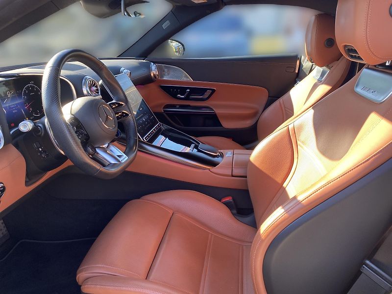 Mercedes-Benz SL AMG SL 63 4MATIC+ - fotka 9 z 24