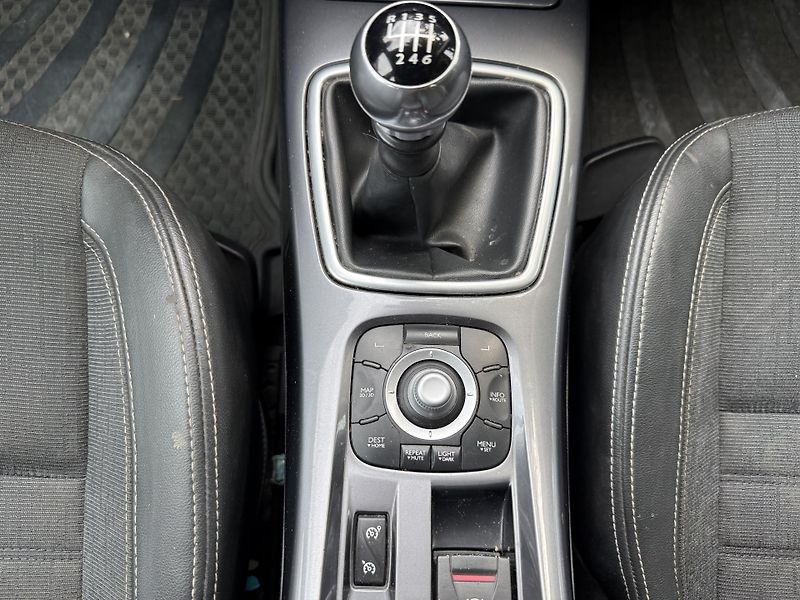 Renault Laguna 2,0dCi TAŽNÉ - fotka 18 z 24
