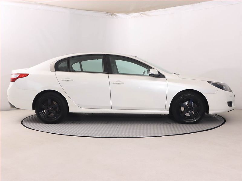 Renault Latitude (2012) Initiale 2.0 dCi, Automat - fotka 6 z 20
