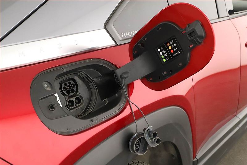 Mazda MX-30 (2020) e-Skyactiv, SoH 91%, Automat - fotka 19 z 20