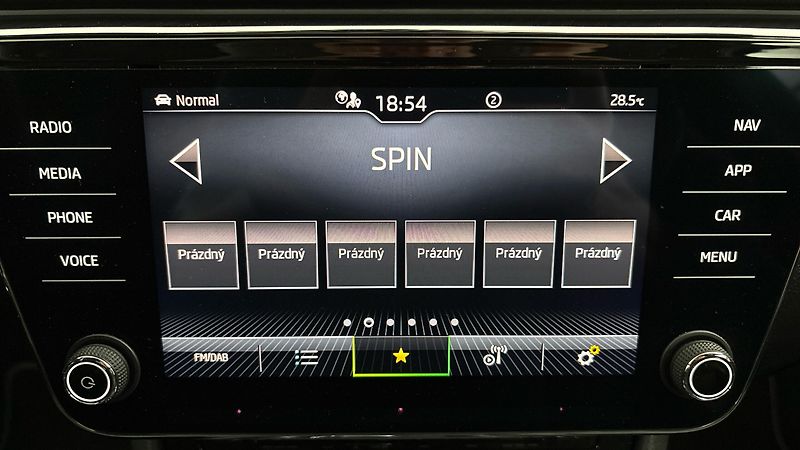 Škoda Superb 2.0 TDI DSG 4x4 Sportline Comb - fotka 11 z 28