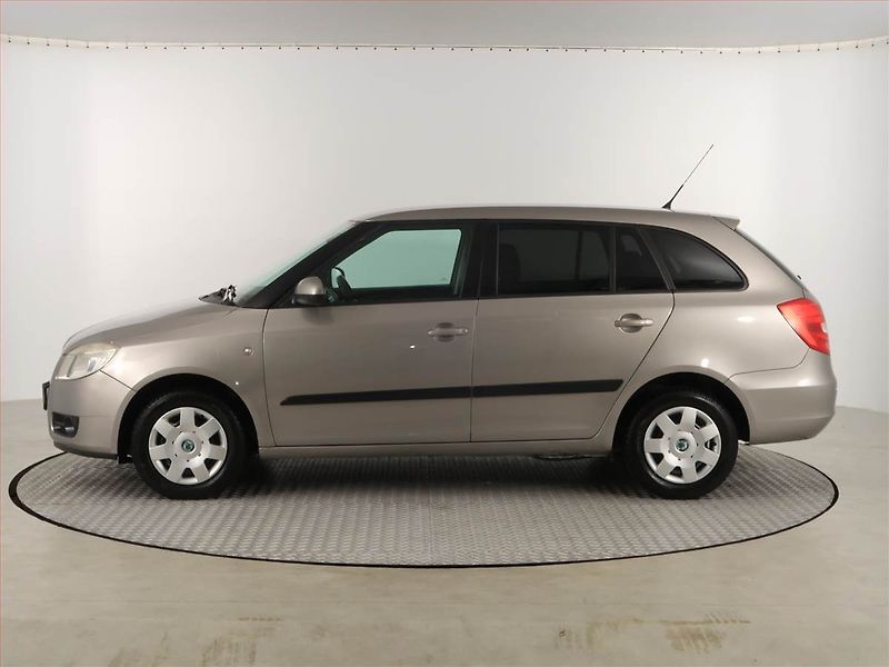 Škoda Fabia (2009) 1.2 12V, nová STK, rezervace - fotka 3 z 17