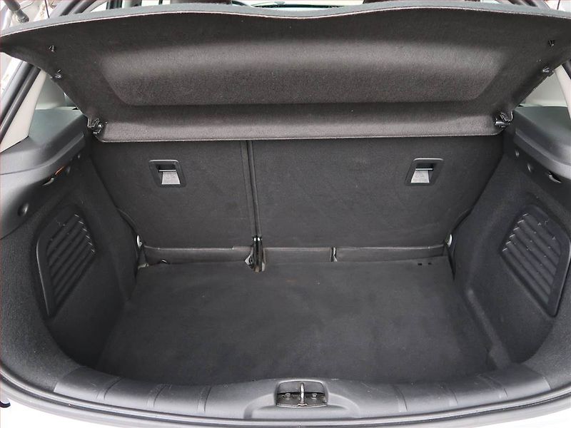 Citroën C3 (2016) 1.6 BlueHDi, Tempomat - fotka 13 z 16