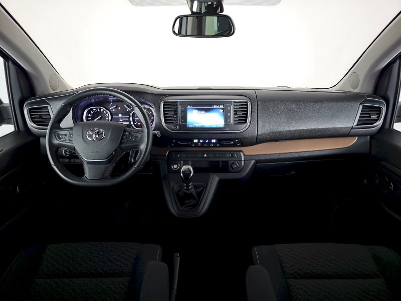 Toyota ProAce Verso (2024) 2.0D 140k L1 FAMILY 8S WEBASTO - fotka 9 z 29