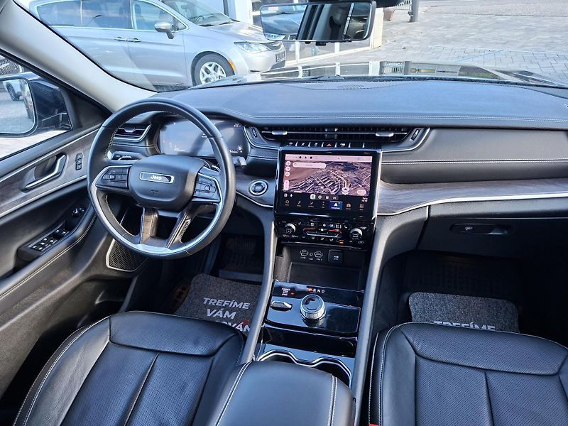 Jeep Grand Cherokee (2022) 3,6L V6 4X4 LONG LIMITED 6míst - fotka 11 z 38