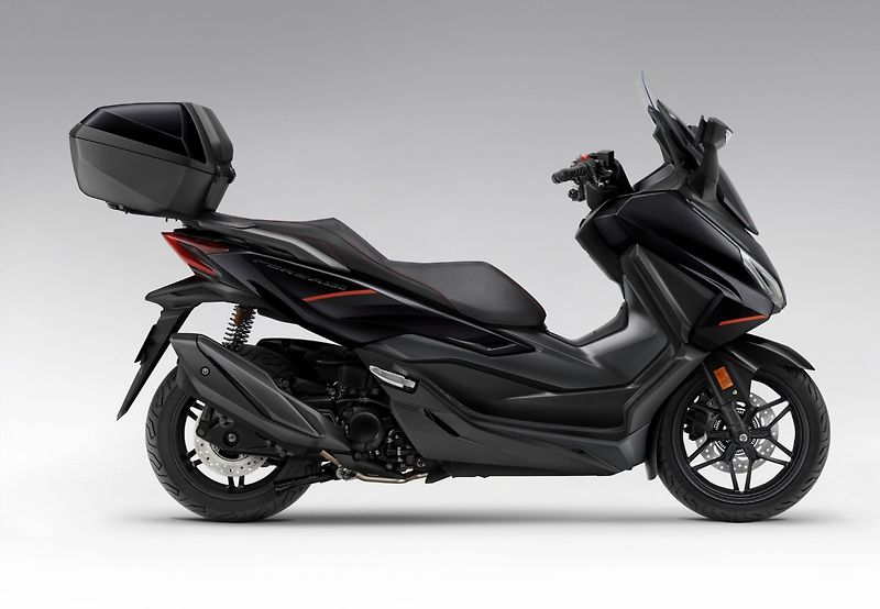 Honda Forza 350 (2026) Smart box - fotka 1 z 8