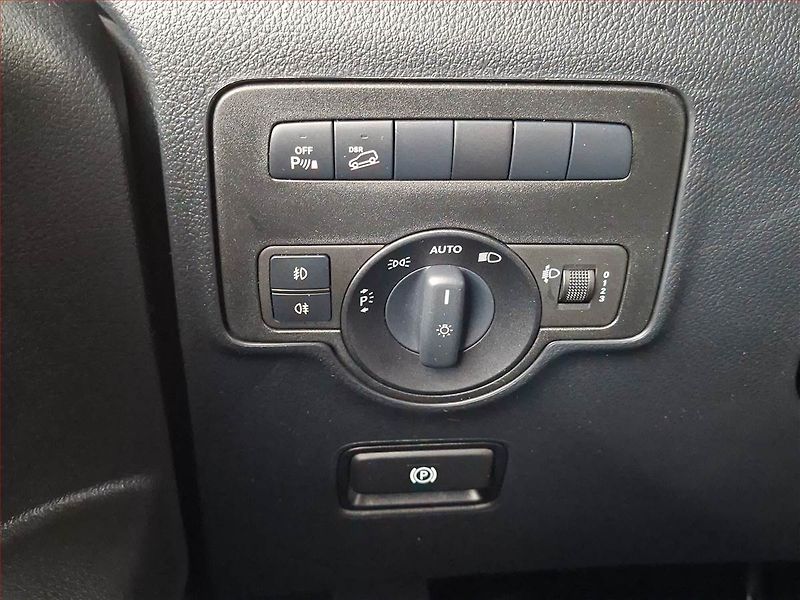 Mercedes-Benz Vito (2021) Select 119 CDI 4x4, Bus, 7Míst - fotka 20 z 22