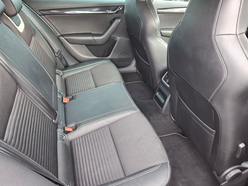 Škoda Octavia (2015) Combi RS DSG 2,0TDi 135kW - fotka 14 z 34