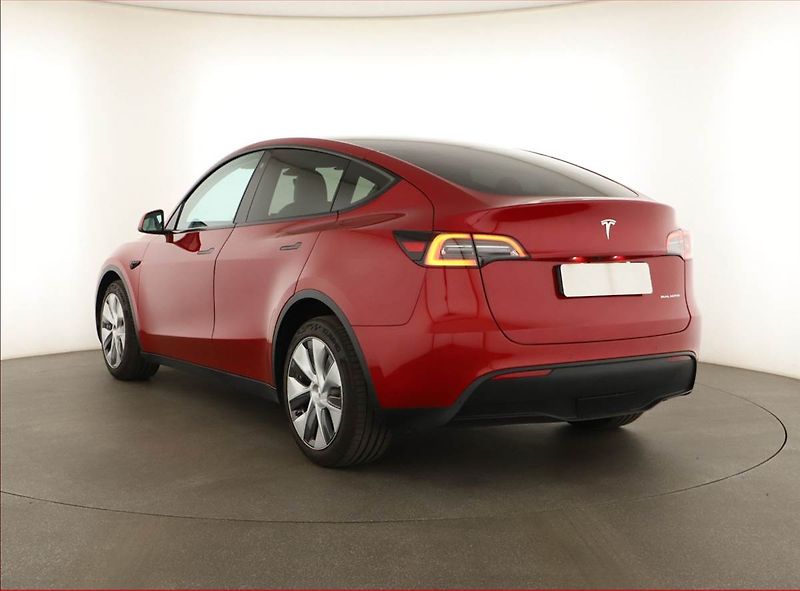Tesla Model Y (2022) Long Range AWD 79kWh, SoH 91% - fotka 4 z 19