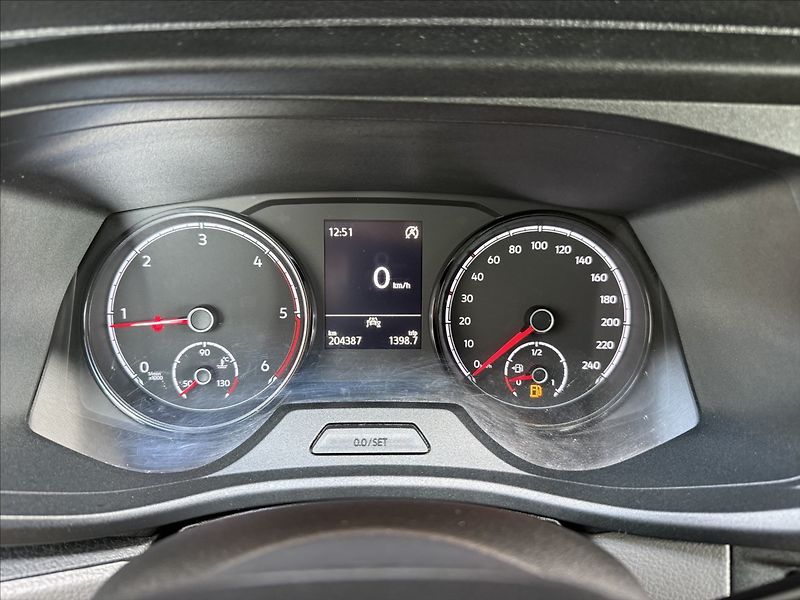 Volkswagen Caravelle 2,0 Long,110kW,4x4,po servisu - fotka 18 z 28