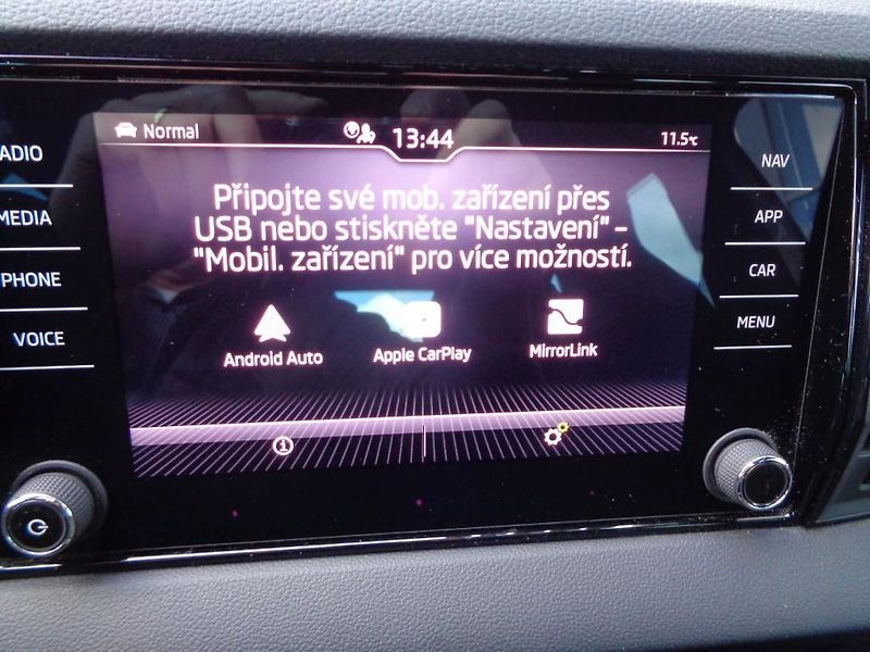 Škoda Karoq 2.0 TDI 110 kW DSG SPORTLINE - fotka 15 z 25