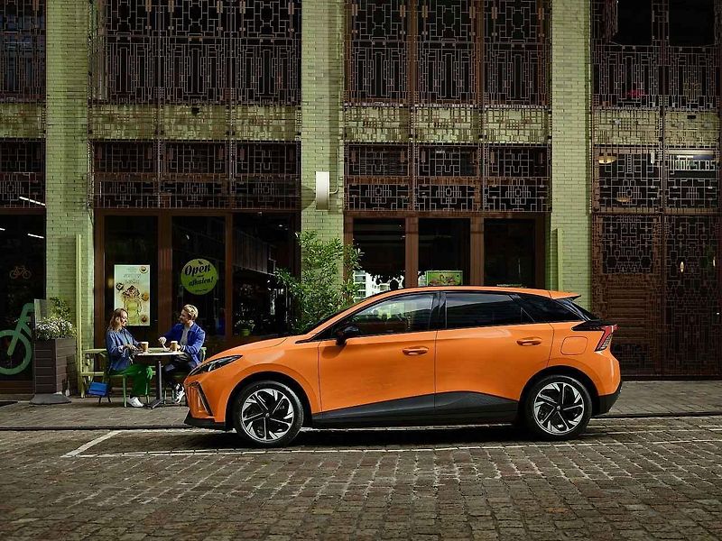 MG4 Electric je prostorný pětidvéřový hatchback s moderním designem, elektromotor tohoto vozu pohání zadní nápravu.