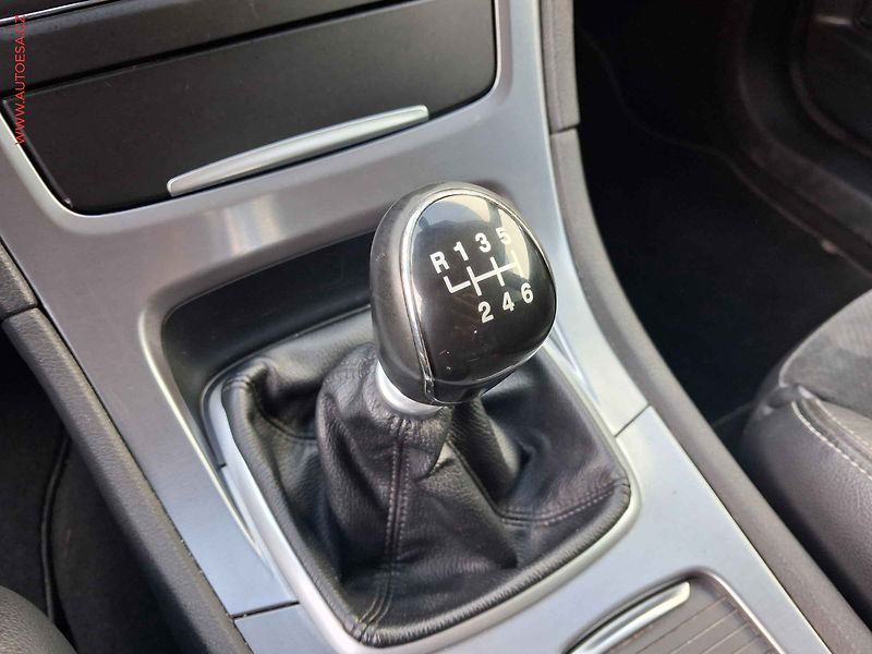 Ford Mondeo (2014) 2.0TDCi, 2.maj,ČR, Xenon - fotka 15 z 17