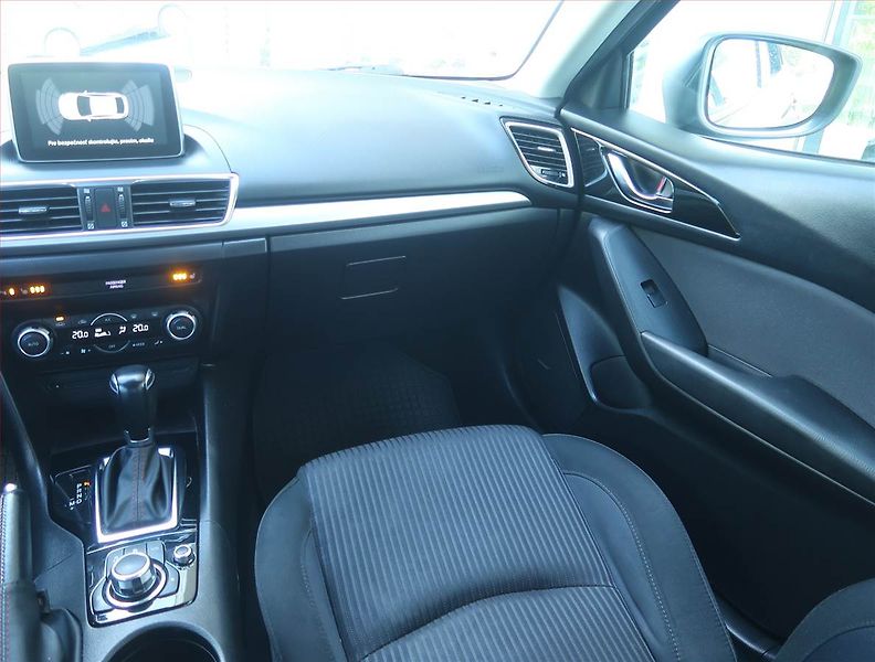 Mazda 3 (2016) Kenko 2.0 Skyactiv-G, Automat - fotka 8 z 18
