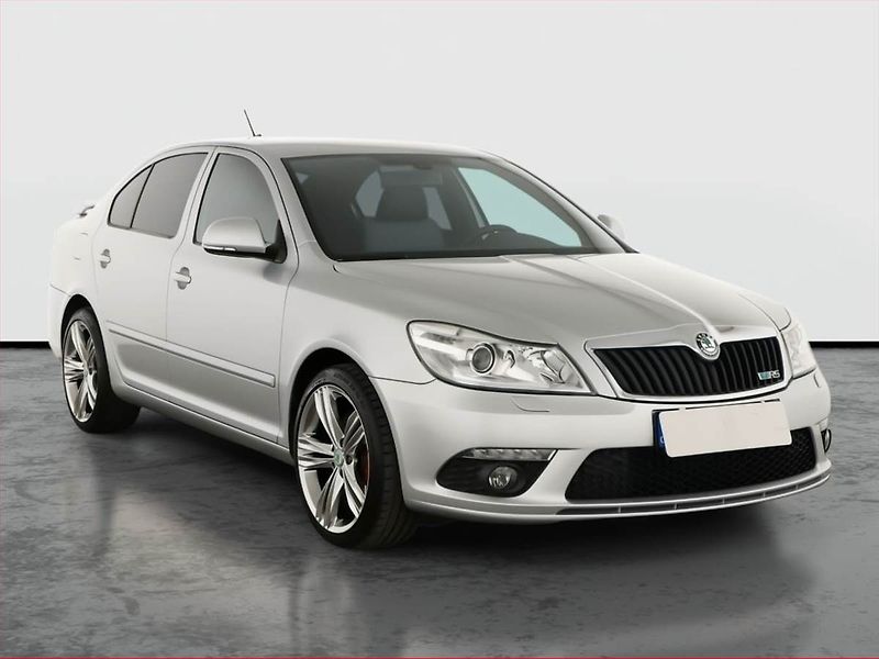 Škoda Octavia (2011) RS 2.0 TSI, Xenony, Tempomat - fotka 1 z 13