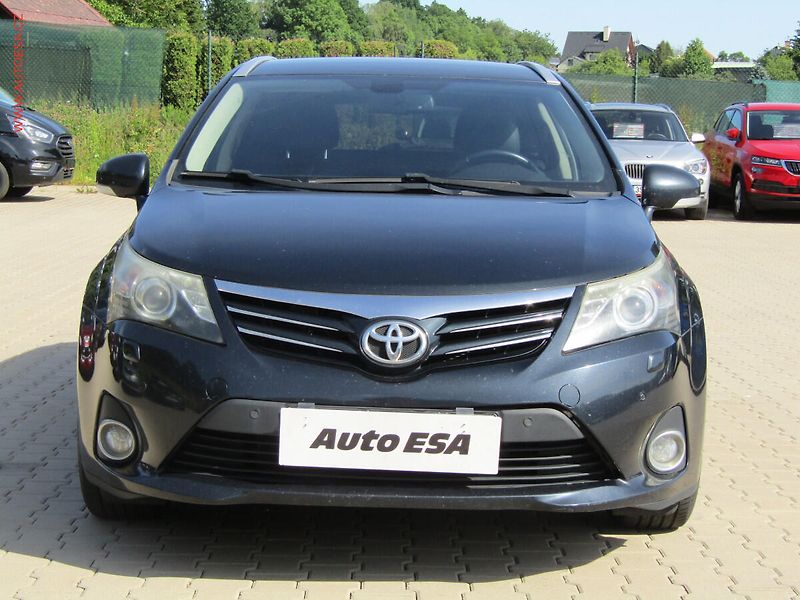 Toyota Avensis (2013) 2.2 D-4D, ČR, AC, navi - fotka 2 z 16