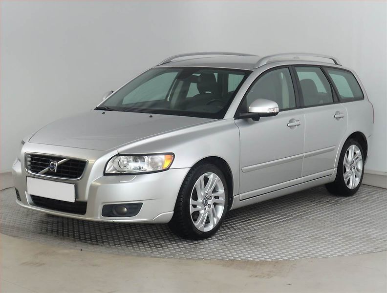 Volvo V50 (2009) 2.0 D, nová STK, za super cenu - fotka 2 z 16