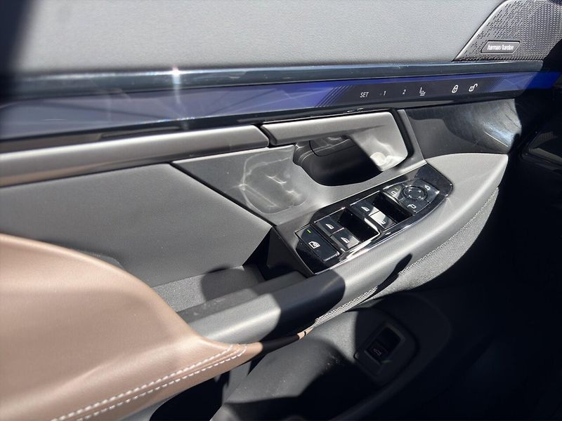 BMW Řada 5 520d xDrive M-Sport Pro HuD Ve - fotka 6 z 12