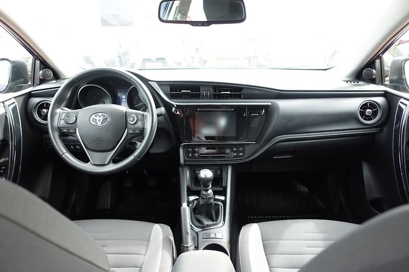 Toyota Auris 1.6VVTi 6M/T BO Active Trend - fotka 16 z 32