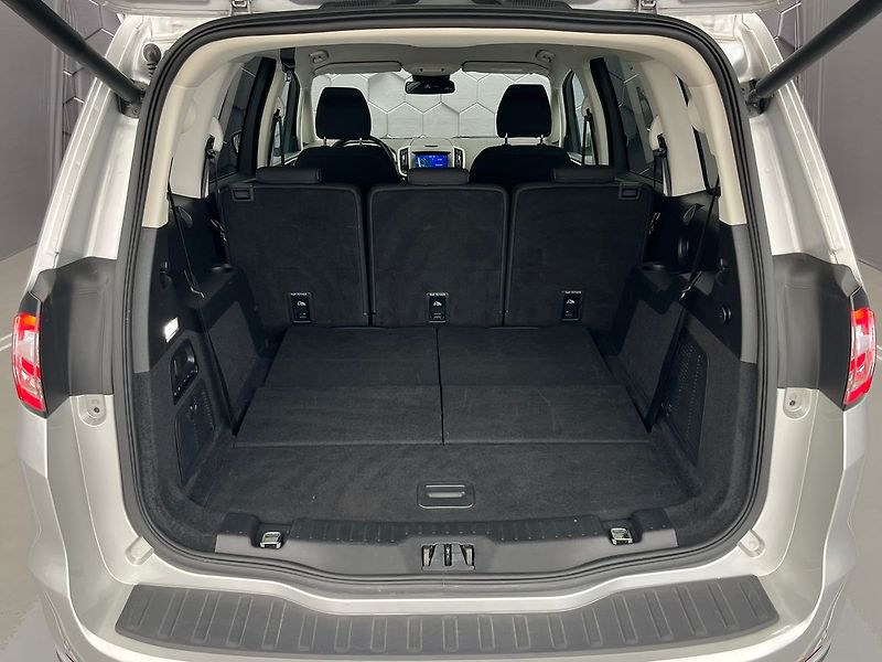 Ford Galaxy 2.0 EcoBlue Titanium 140 kW - fotka 34 z 50