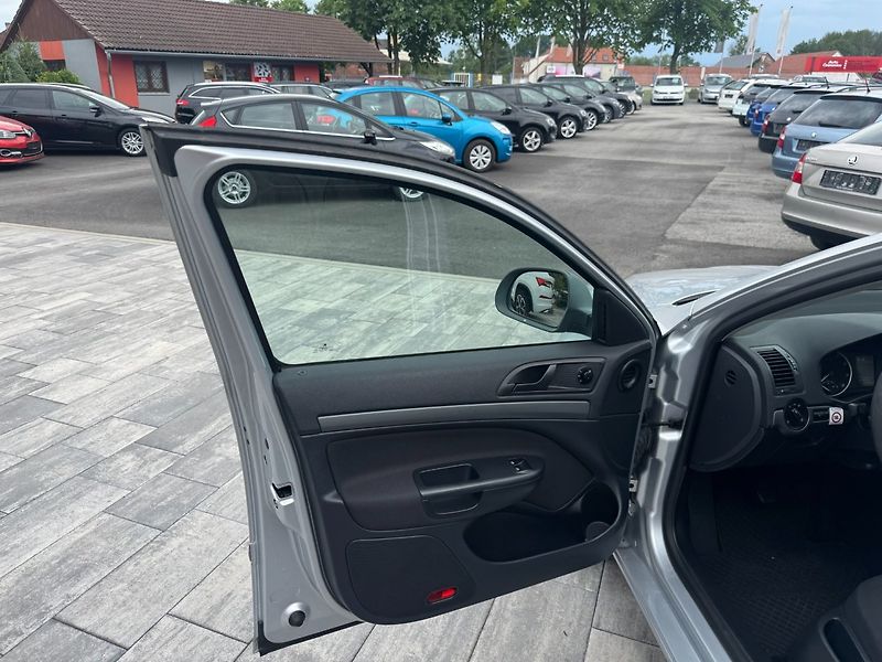 Škoda Octavia (2012) Comfortline 1.2 TSI 77kW - fotka 9 z 29