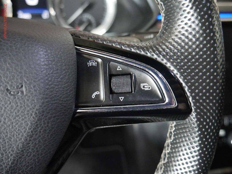 Škoda Superb (2018) 2.0 TDI 4x4, ČR, DSG, navi - fotka 13 z 23