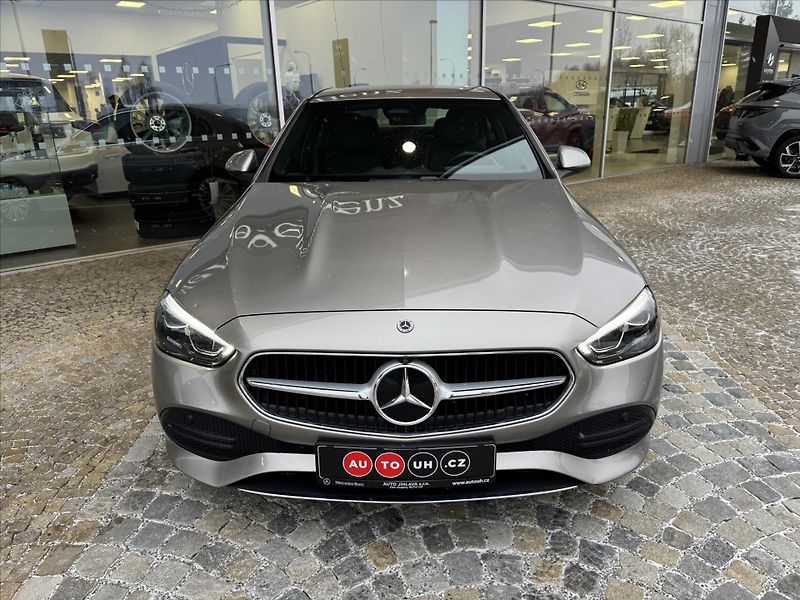 Mercedes-Benz Třídy C C 220d - fotka 2 z 30