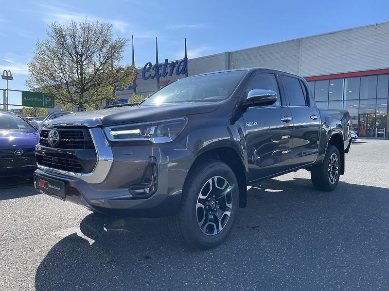 Toyota Hilux 2.8D Executive ODBĚR 3/2027 - fotka 8 z 30