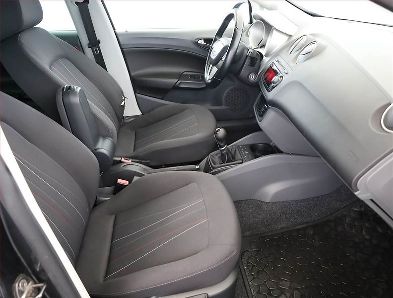 Seat Ibiza (2011) 1.4 16V, nová STK, Tažné - fotka 7 z 13