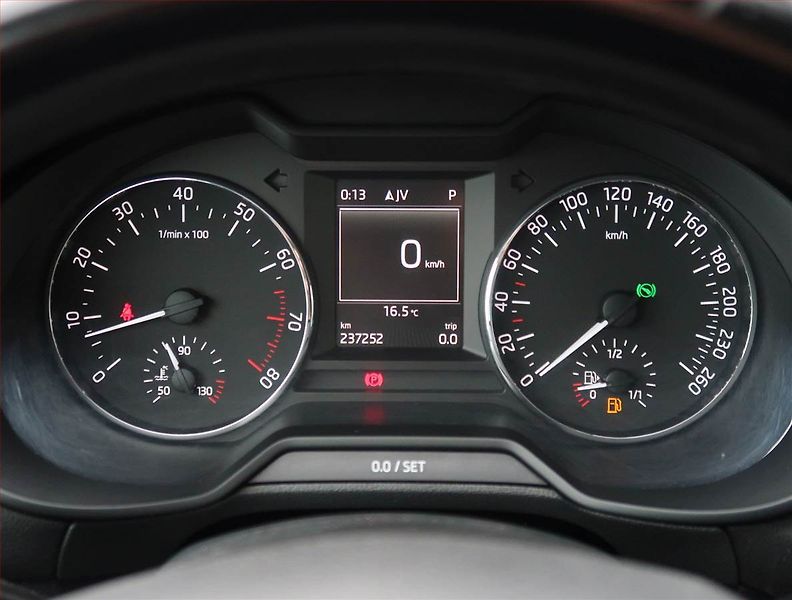 Škoda Octavia (2013) Elegance 1.8 TSI, 4X4 - fotka 11 z 23