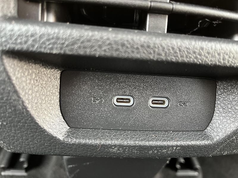 Volkswagen Caddy (2023) 2.0TDI 90KW Tourneo Connect 6r - fotka 28 z 33