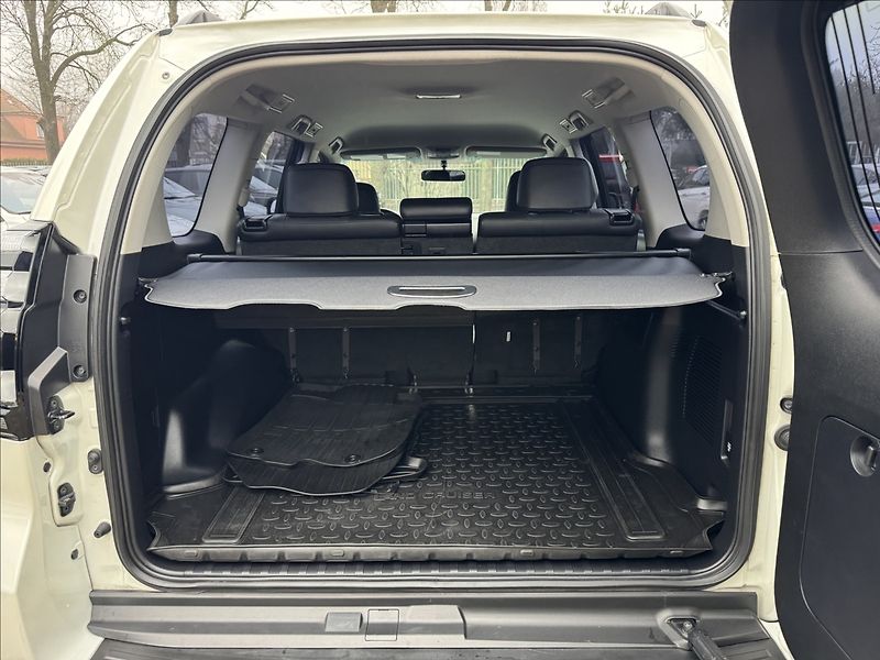 Toyota Land Cruiser 4,0   150 Prestige - fotka 28 z 28