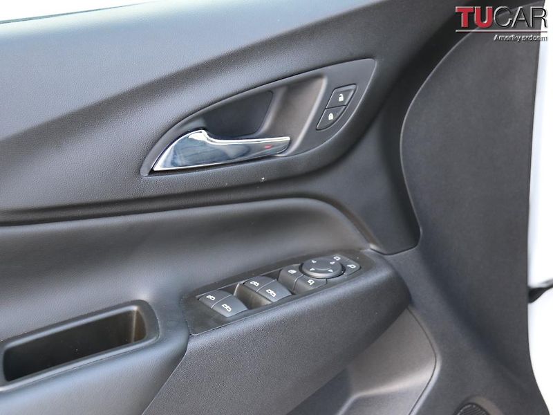 Chevrolet Equinox (2021) 1.6 Diesel AWD Automat  - fotka 34 z 37