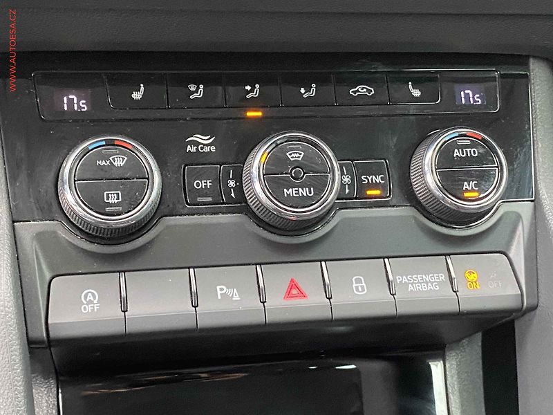 Škoda Karoq (2021) 1.5 TSi, Style, DSG, navi - fotka 16 z 19