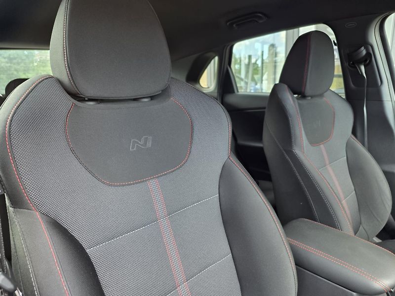 Hyundai i30 1.5-N-LINE-TOP STAV-AUTOMAT - fotka 16 z 21