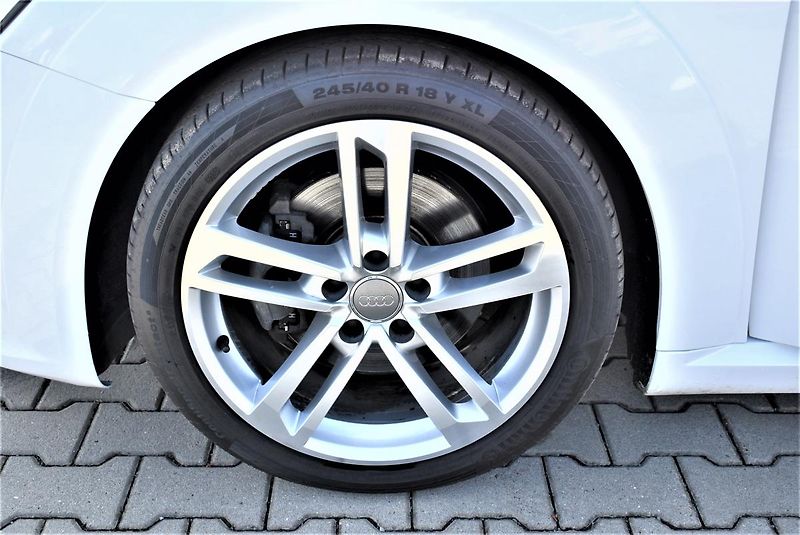 Audi TT 1.8TFSI S-Line Cabrio,B&O - fotka 20 z 50