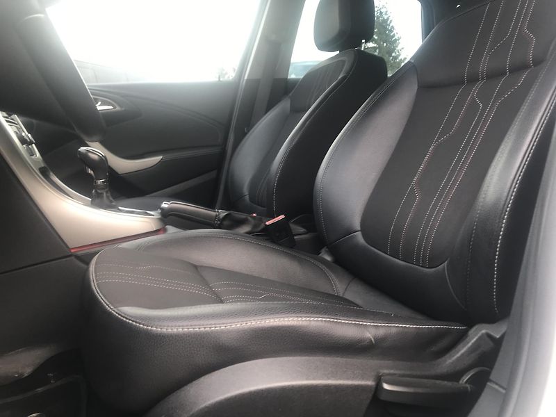 Opel Astra 1.4i 74 KW,KLIMA ,TEMPOMAT.... - fotka 8 z 17