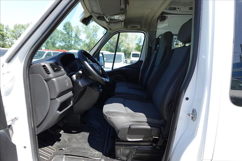 Renault Master 2,3 DCI  L2H2 7MÍST KLIMA - fotka 22 z 36