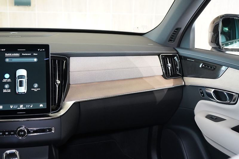 Volvo XC90 T8 PLUS Dark, Vzduch,Ventilace - fotka 46 z 46