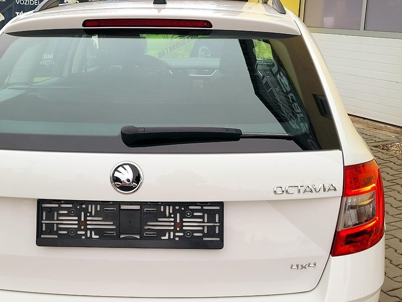 Škoda Octavia 1,6TDi SERV.KNÍŽKA,CEBIA 4x4 - fotka 46 z 46